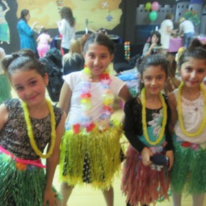 luau girls